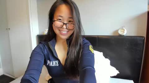 Gigi Chu  online show from October 31, 2025, 3:02 pm