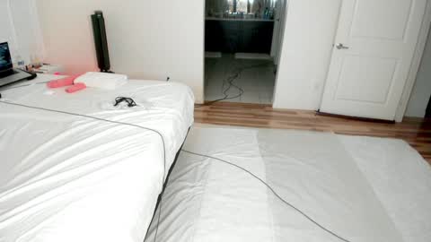 Aphroditecall me A for short online show from October 10, 2025, 5:17 am