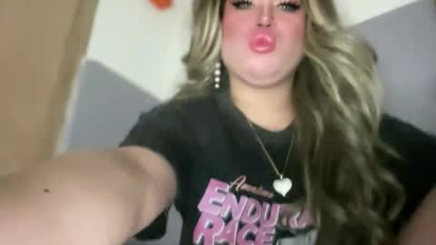 Snapshot of naughtyrosecum chatting on October 16, 2025, 2:51 pm Rose Wilson online show from October 16, 2025, 2:51 pm