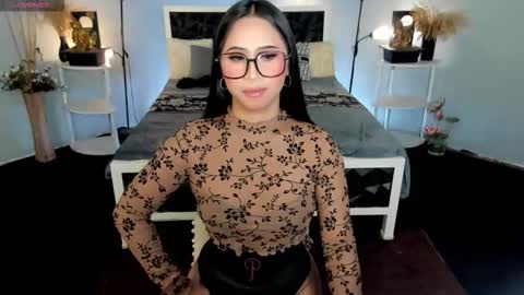 Snapshot of naughtytrans_huntress chatting on November 21, 2025, 3:16 am ITS ME YOGIRL PATRICIA online show from November 21, 2025, 3:16 am