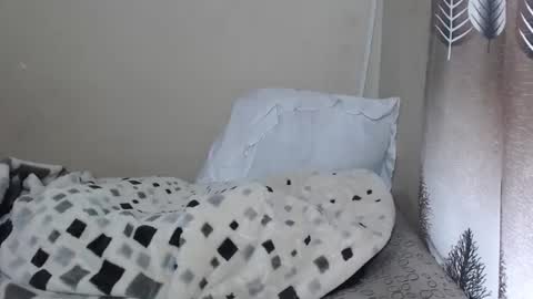 nawtylarissa_ online show from October 29, 2025, 6:04 am