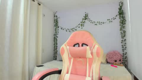 Nayah Williams  - OnlyFans  online show from October 21, 2025, 12:50 pm