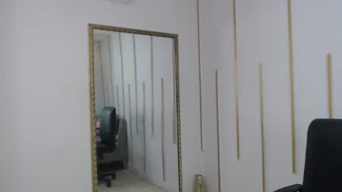 Snapshot of nayariskaya chatting on March 31, 2026, 3:23 pm Nayaris 3 online show from March 31, 2026, 3:23 pm
