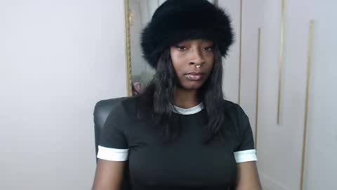 Snapshot of nayariskaya chatting on May 13, 2026, 4:04 pm Nayaris 3 online show from May 13, 2026, 4:04 pm