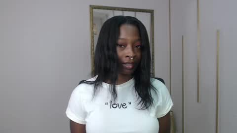 Snapshot of nayariskaya chatting on May 14, 2026, 2:35 pm Nayaris 3 online show from May 14, 2026, 2:35 pm