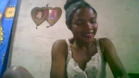 Snapshot of naylah313 chatting on February 16, 2026, 4:19 am Nayla online show from February 16, 2026, 4:19 am