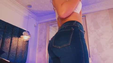 Juli  online show from February 12, 2025, 11:07 am