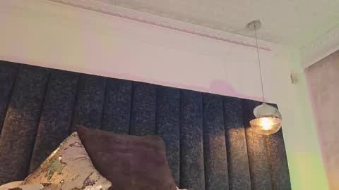 Juli  online show from February 15, 2025, 2:11 pm