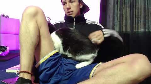 Im Nayton online show from November 21, 2025, 11:31 am