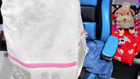 Geek Nicole    im Neeko UwU online show from November 13, 2025, 3:55 pm