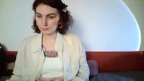 nefertiti_queen online show from February 3, 2026, 4:56 pm