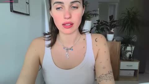 Neferutt online show from February 25, 2026, 4:49 pm