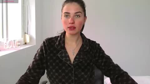 Neferutt online show from March 5, 2026, 11:06 am