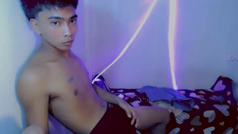 Snapshot of neil_asian69 chatting on November 8, 2025, 2:39 pm neil_asian69 online show from November 8, 2025, 2:39 pm