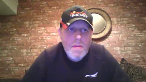 Snapshot of neil_uk_1976 chatting on October 4, 2025, 4:43 am Neil online show from October 4, 2025, 4:43 am