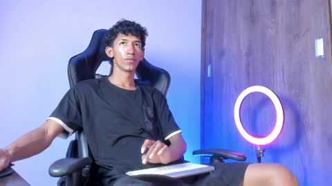 Snapshot of neitan_miller chatting on February 1, 2026, 3:05 am neitan online show from February 1, 2026, 3:05 am