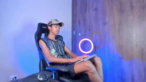 Snapshot of neitan_miller chatting on February 18, 2026, 11:50 am neitan online show from February 18, 2026, 11:50 am