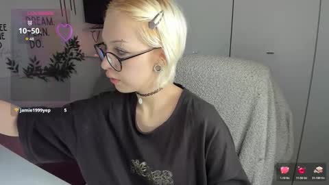 Kate online show from March 23, 2026, 2:32 pm