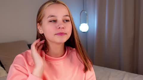 Lana online show from December 14, 2024, 1:39 am