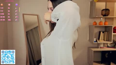 Vicky and Beatrice online show from March 2, 2026, 7:10 pm