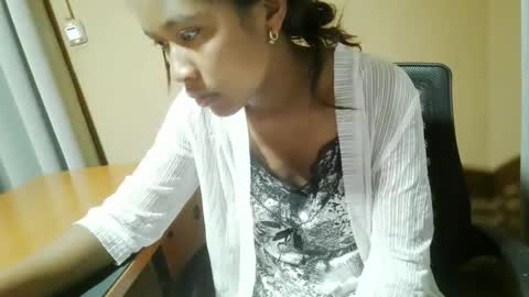 nelia_84 online show from May 8, 2026, 3:12 am