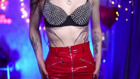 Snapshot of nelle_ chatting on April 1, 2026, 12:11 am online show from April 1, 2026, 12:11 am