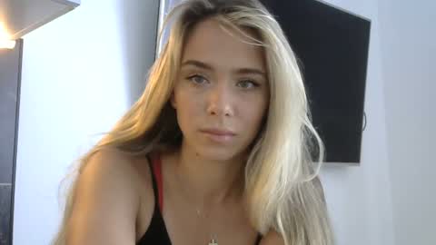 nelly_fortu online show from June 13, 2026, 12:25 pm