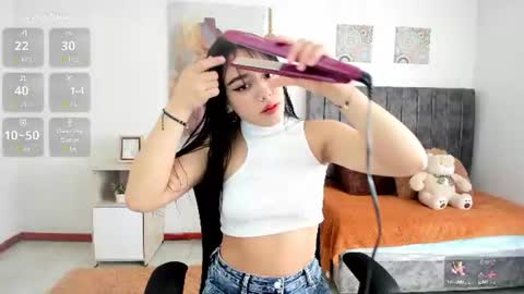 nenitaa_ online show from June 12, 2026, 12:15 pm