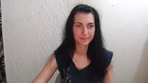 Nensy online show from April 4, 2026, 6:27 pm