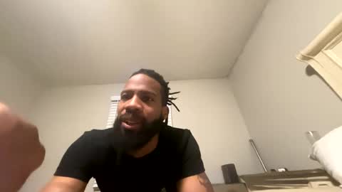 Snapshot of neohippiexx chatting on January 14, 2025, 4:25 am Hippie Dante online show from January 14, 2025, 4:25 am