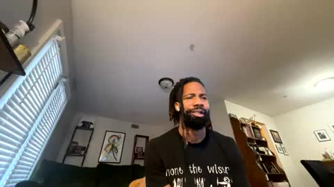 Snapshot of neohippiexx chatting on January 16, 2025, 5:55 pm Hippie Dante online show from January 16, 2025, 5:55 pm