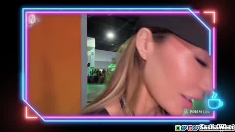 Snapshot of neomotoko chatting on January 11, 2025, 1:37 am Sasha West online show from January 11, 2025, 1:37 am