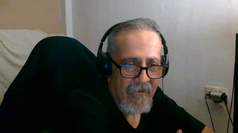 Snapshot of neron401 chatting on June 20, 2026, 2:03 am neron401 online show from June 20, 2026, 2:03 am