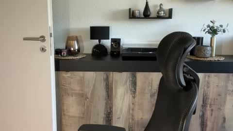 Snapshot of nettermann1968 chatting on March 18, 2026, 9:34 am nettermann1968 online show from March 18, 2026, 9:34 am