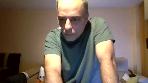 Snapshot of neuronas33 chatting on October 18, 2025, 9:59 pm Volsonov online show from October 18, 2025, 9:59 pm