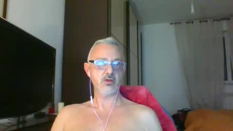 Snapshot of nevenerabis chatting on February 24, 2025, 7:09 pm nevenerabis online show from February 24, 2025, 7:09 pm