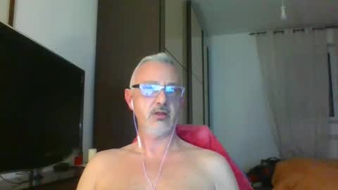 Snapshot of nevenerabis chatting on February 24, 2025, 10:14 pm nevenerabis online show from February 24, 2025, 10:14 pm