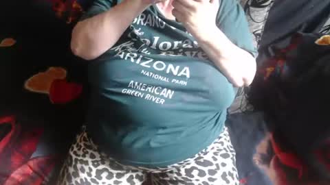 Snapshot of new_milf chatting on July 10, 2026, 2:19 pm Lilly online show from July 10, 2026, 2:19 pm
