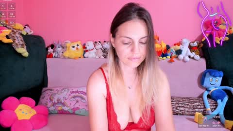 Snapshot of new_sexyiass chatting on December 10, 2024, 1:54 am silvia online show from December 10, 2024, 1:54 am