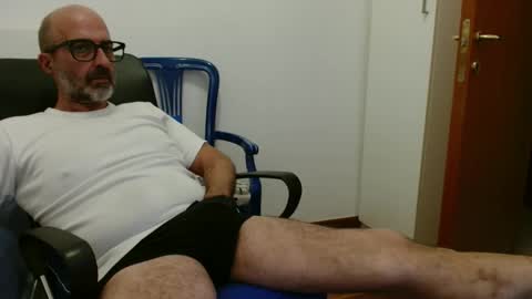 simi online show from October 15, 2025, 6:08 pm