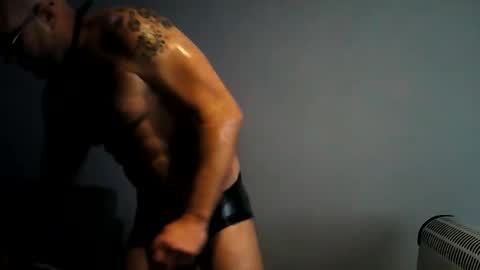 newcamboy1 online show from January 18, 2026, 3:43 am