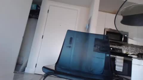 Newhere08 online show from December 19, 2024, 10:00 pm