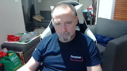 Snapshot of newvvorld chatting on February 6, 2025, 10:21 pm NewWorld online show from February 6, 2025, 10:21 pm