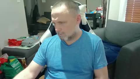 Snapshot of newvvorld chatting on February 9, 2025, 8:24 pm NewWorld online show from February 9, 2025, 8:24 pm