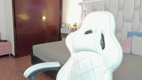 Snapshot of nextboywell1 chatting on April 14, 2026, 3:23 am Yeison online show from April 14, 2026, 3:23 am