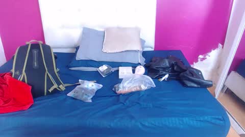 nextdoor_fantasy online show from December 17, 2025, 3:23 am