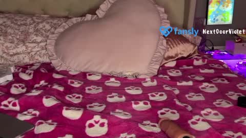 Snapshot of nextdoorviolett chatting on September 11, 2025, 2:22 am Violet online show from September 11, 2025, 2:22 am