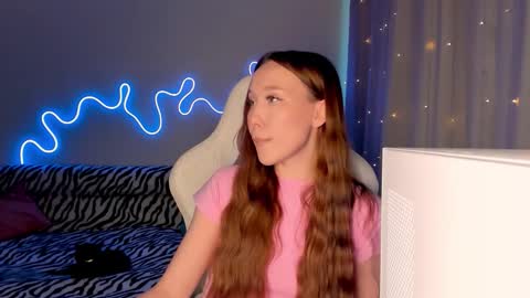 Mina online show from December 16, 2025, 10:53 am