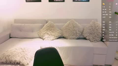   online show from October 29, 2025, 10:55 pm