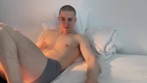 Snapshot of nfeibk chatting on February 6, 2026, 1:58 pm Adrian Von Ziegler online show from February 6, 2026, 1:58 pm